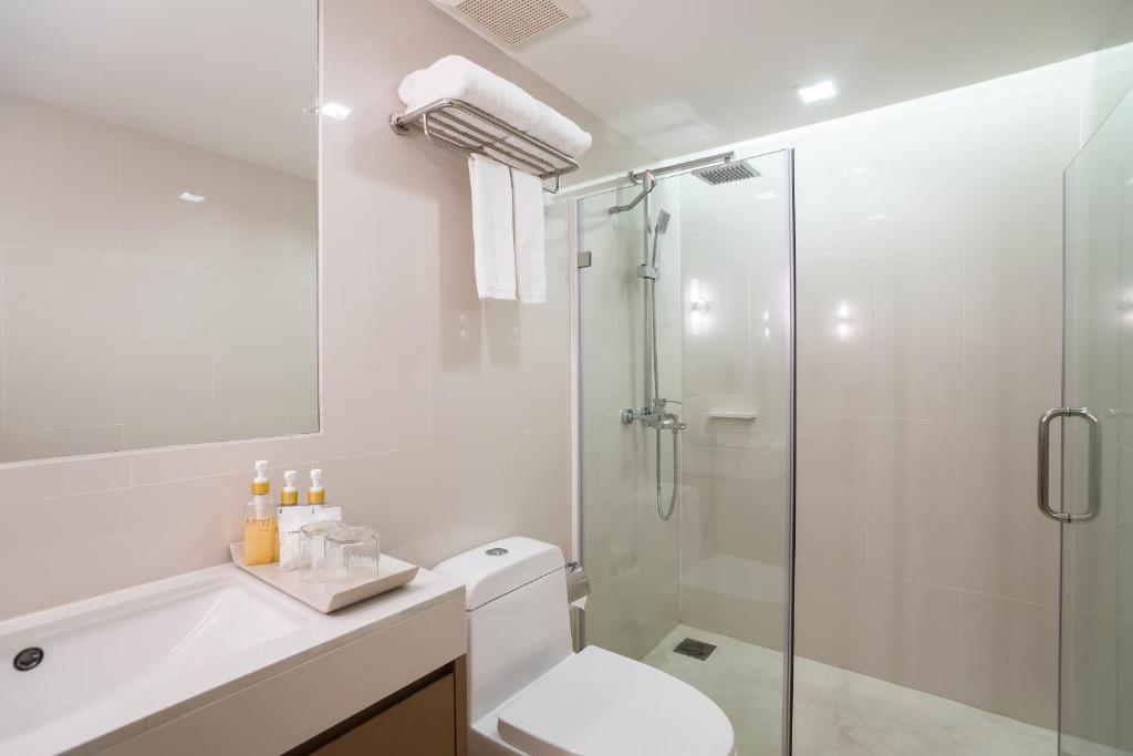 superior-room-aster-hotel-and-residence-pattaya1