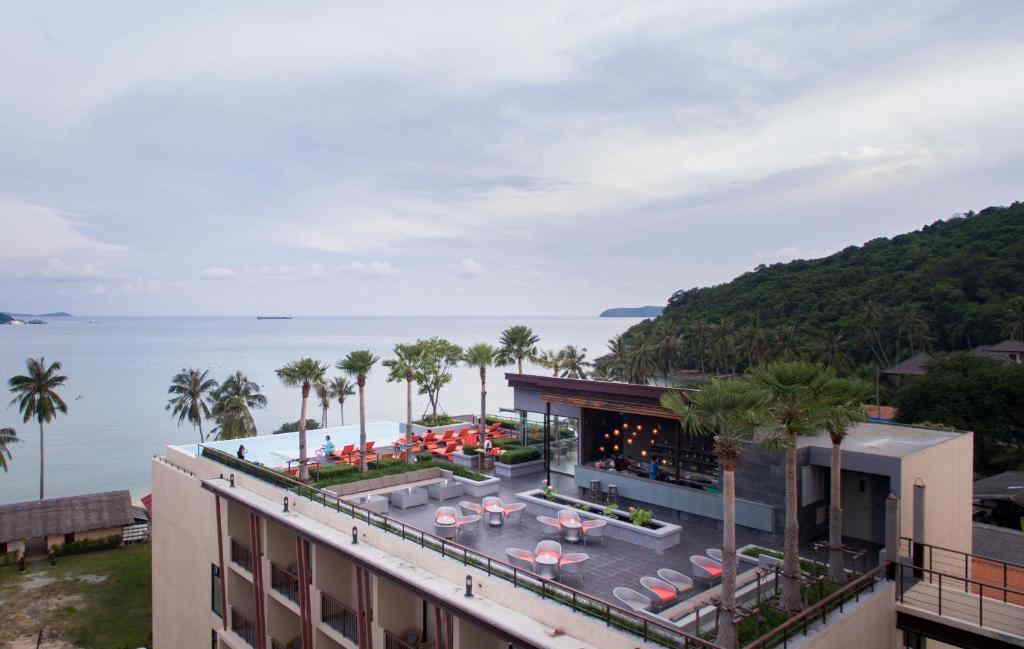 Bandara Phuket Beach Resort 5