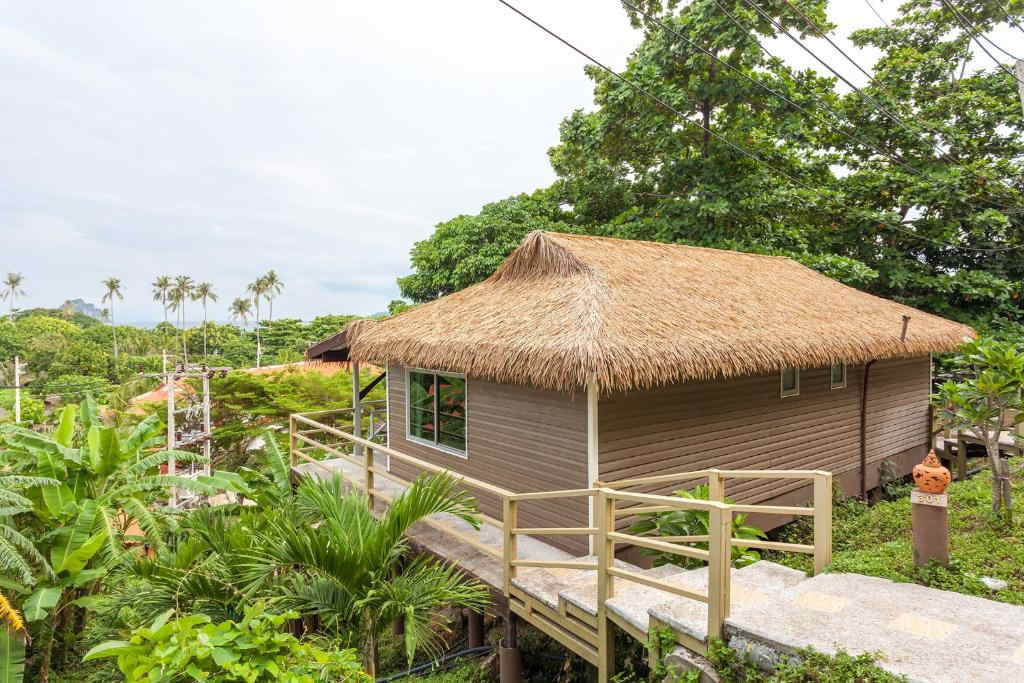 Phi Phi Erawan Palms Resort 26