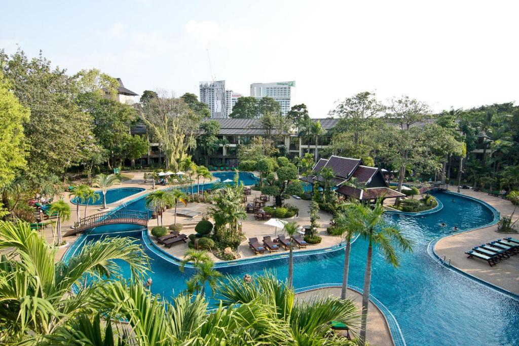 The Green park Resort 5